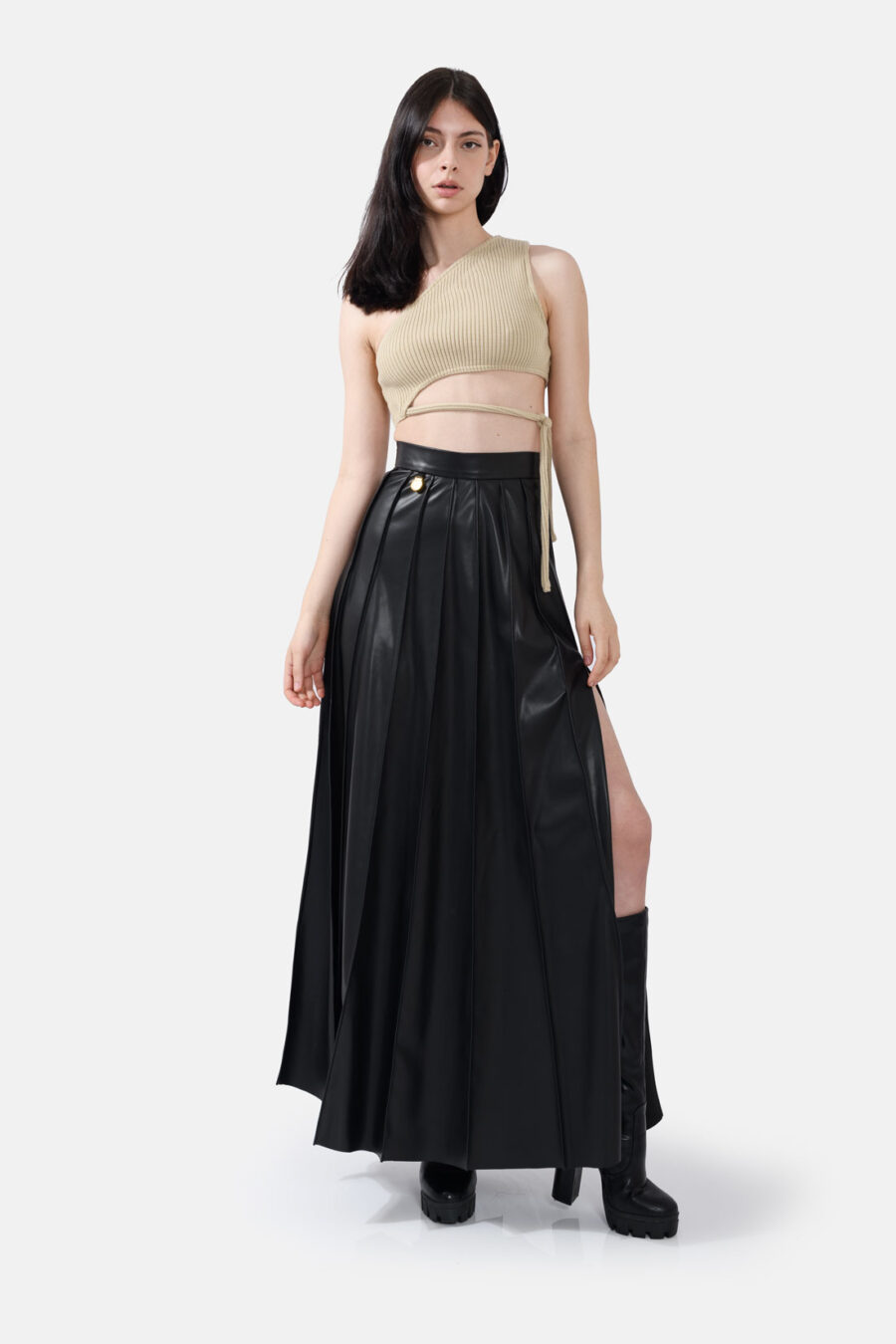 Black Pleated Vegan Leather Maxi Skirt Kargede Designer Skirt Front Avila - Solace – Pleated Black Vegan Leather Maxi Skirt