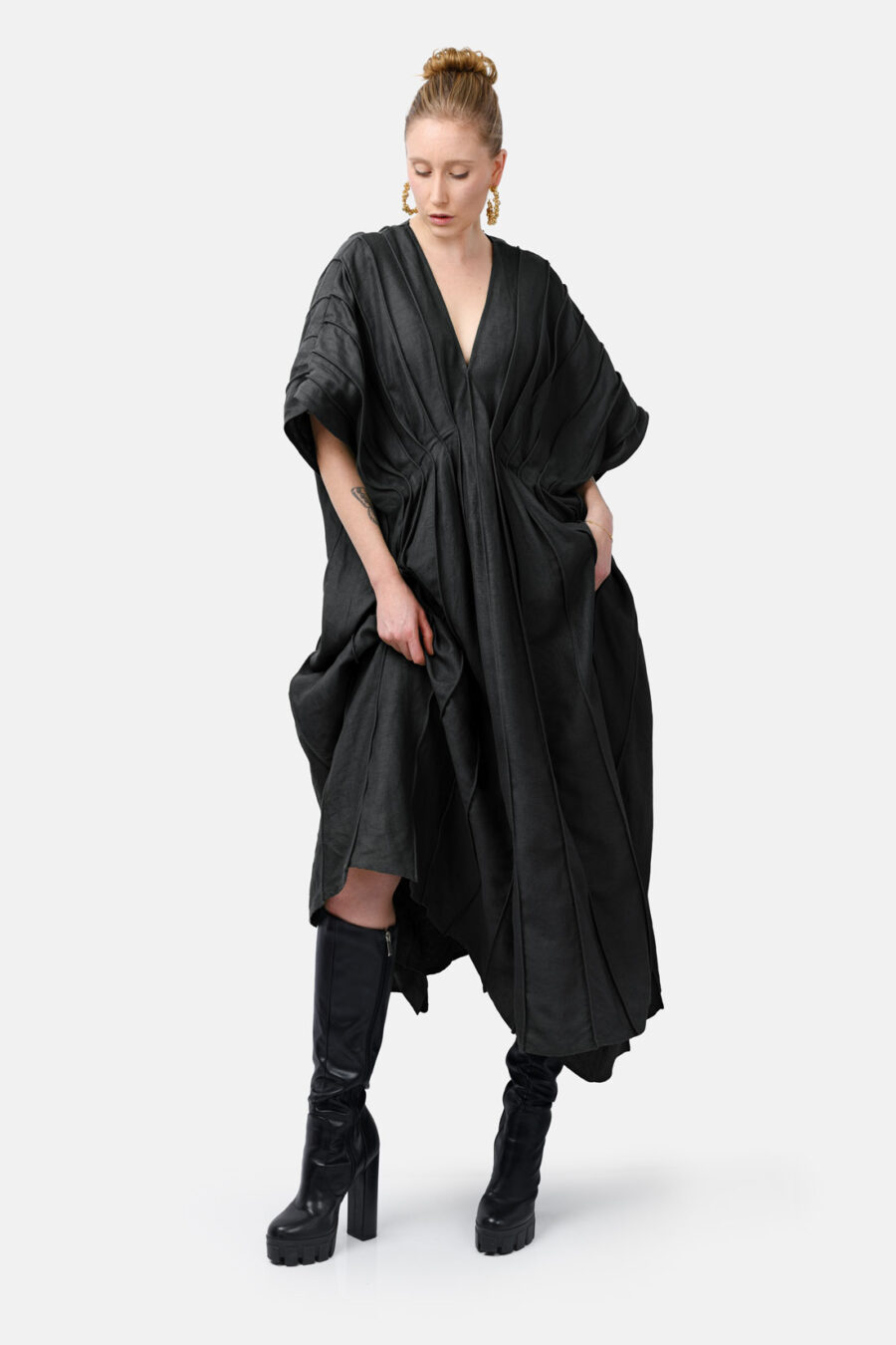 Black Designer Linen Kaftan Dress With Pleated Detail by Kargede Front Ruffled